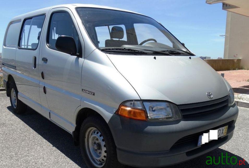 2000' Toyota Hiace photo #5