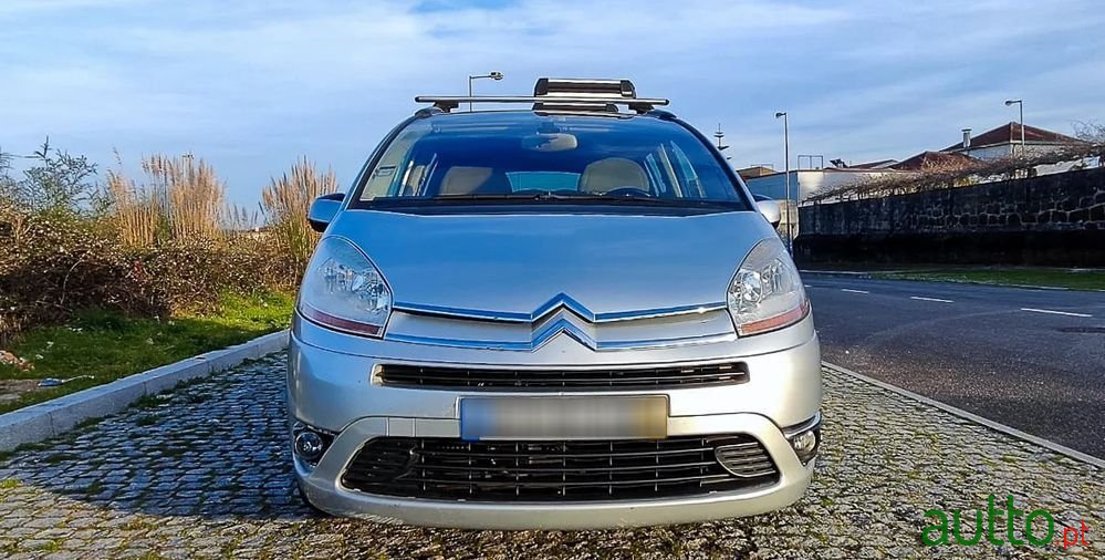 2008' Citroen C4 Grand Picasso photo #1