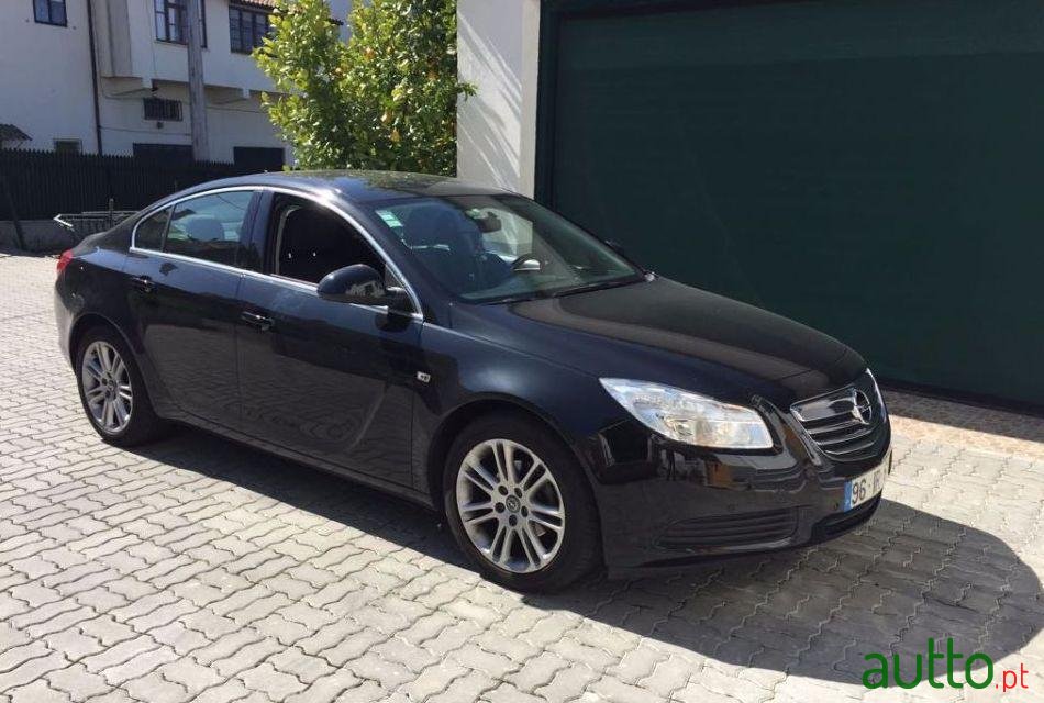2010' Opel Insignia Edition photo #2