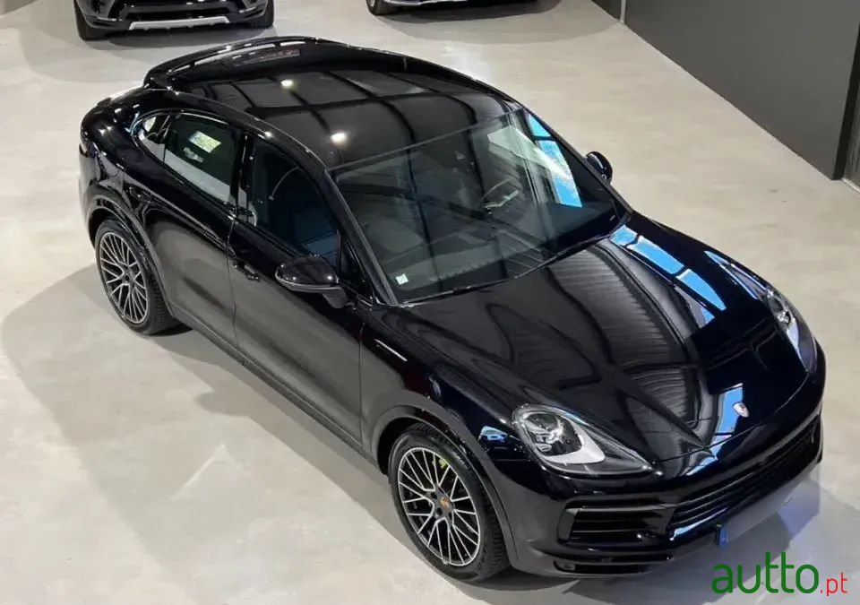 2020' Porsche Cayenne E-Hybrid photo #1