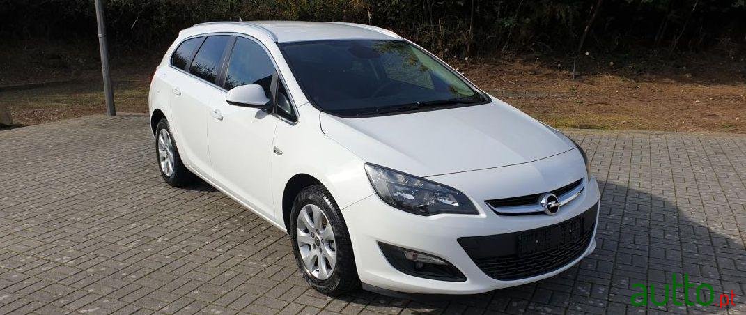 2014' Opel Astra 1.6Cdti Ecoflex photo #4