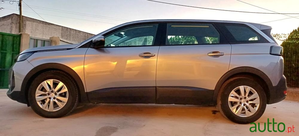 2021' Peugeot 5008 photo #5