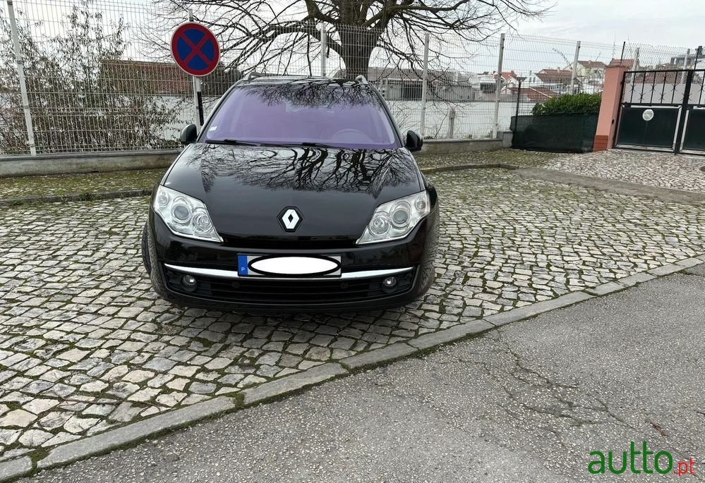 2009' Renault Laguna Break photo #2