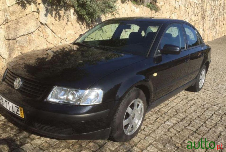 1998' Volkswagen Passat photo #1