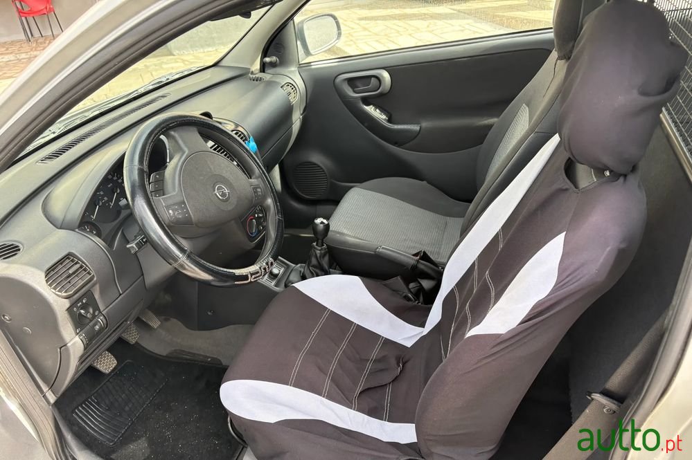 2005' Opel Corsa photo #5