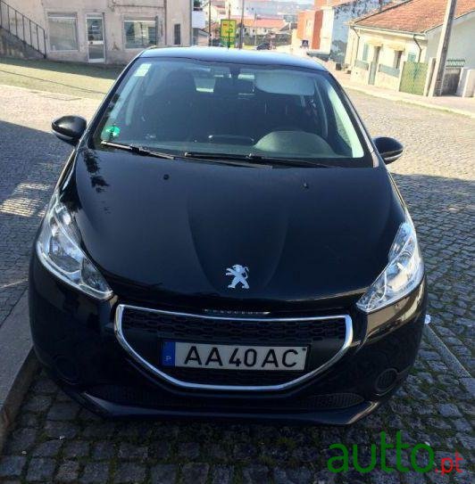 2012' Peugeot 208 photo #3