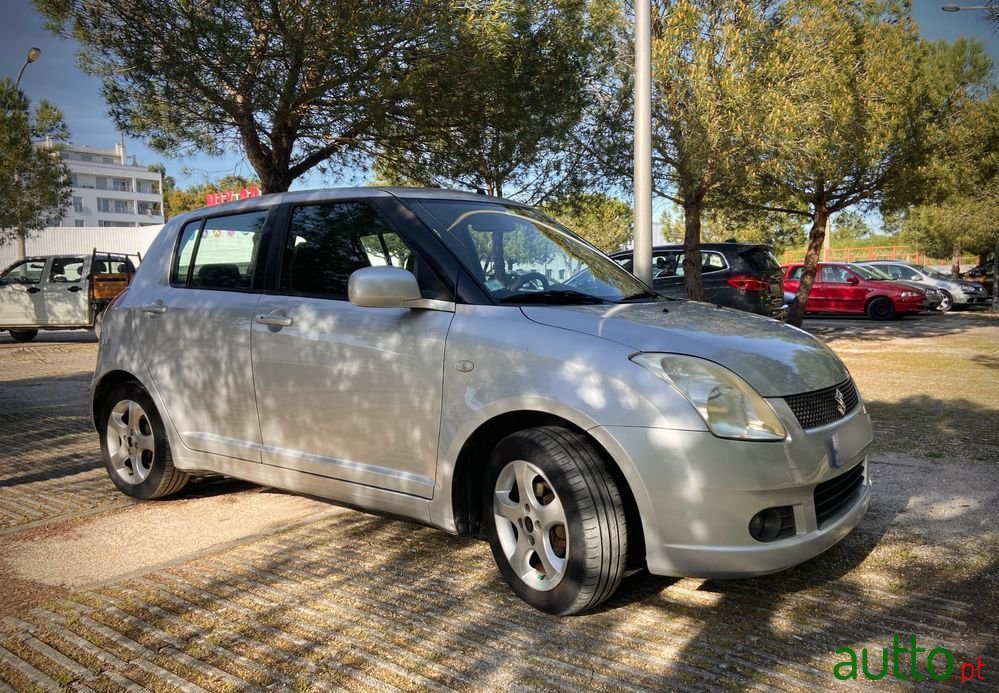 2007' Suzuki Swift photo #5