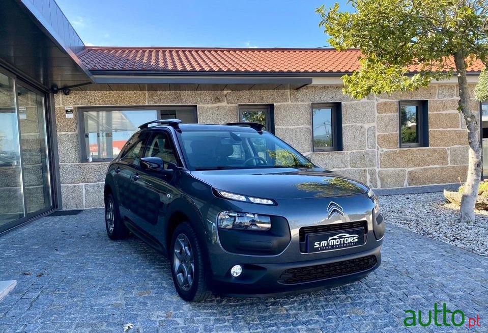 2015' Citroen C4 Cactus photo #1
