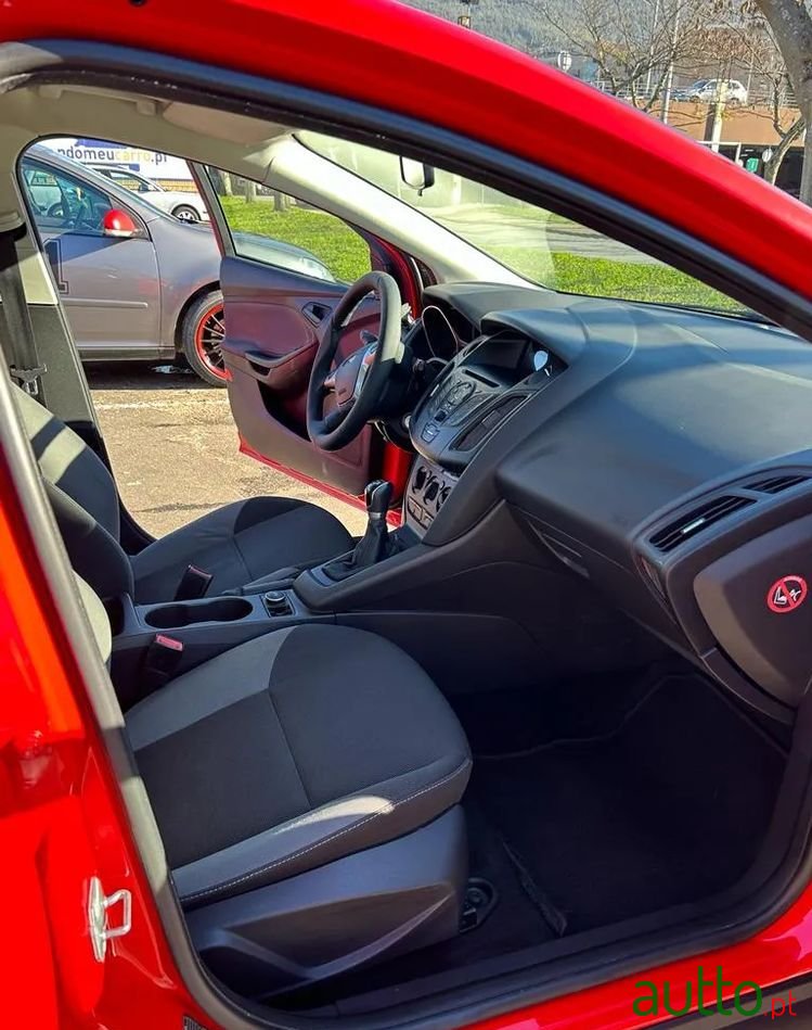 2015' Ford Focus Sw photo #6