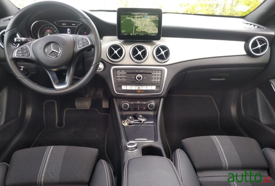 2017' Mercedes-Benz Cla-180 photo #5