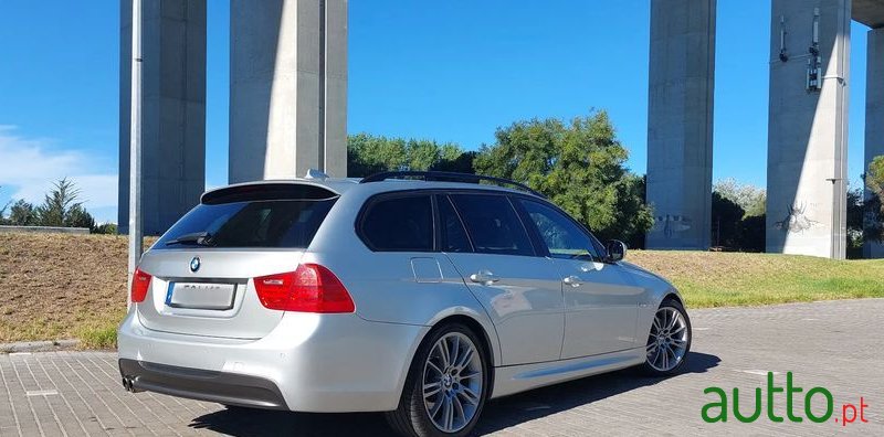 2009' BMW 320 D Touring photo #3