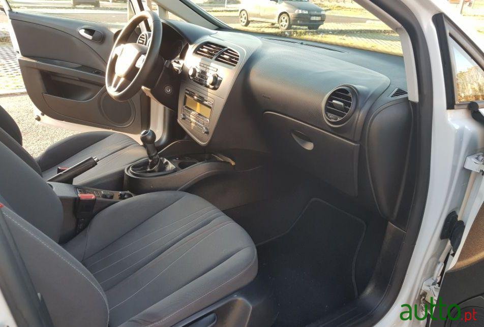 2012' SEAT Leon 1.6 Tdi Copa Plus photo #1