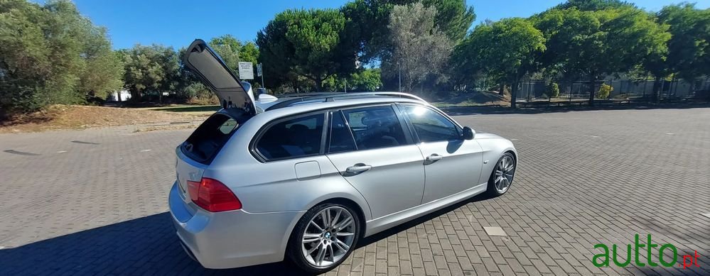 2009' BMW 320 D Touring photo #6