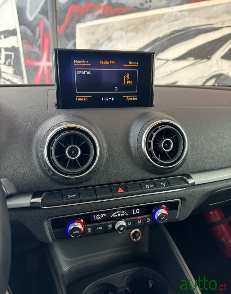 2014' Audi A3 Sportback photo #6