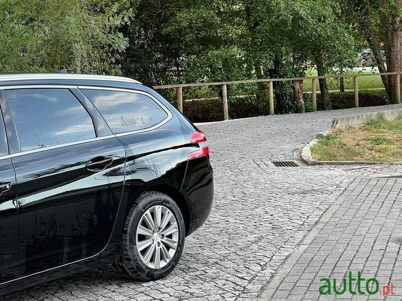 2020' Peugeot 308 Sw photo #4