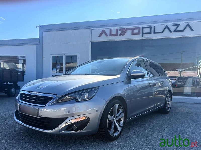 2015' Peugeot 308 photo #1