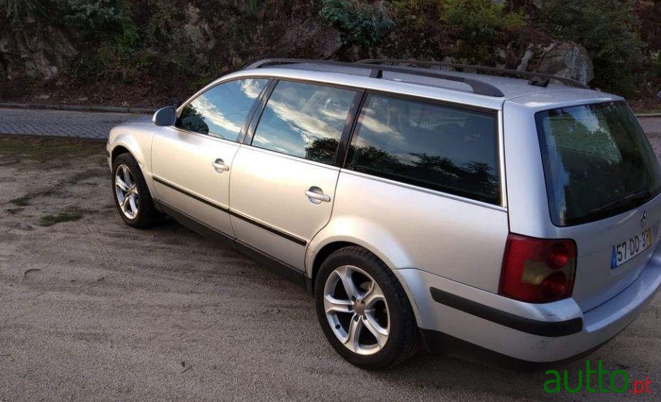 2004' Volkswagen Passat Variant photo #4