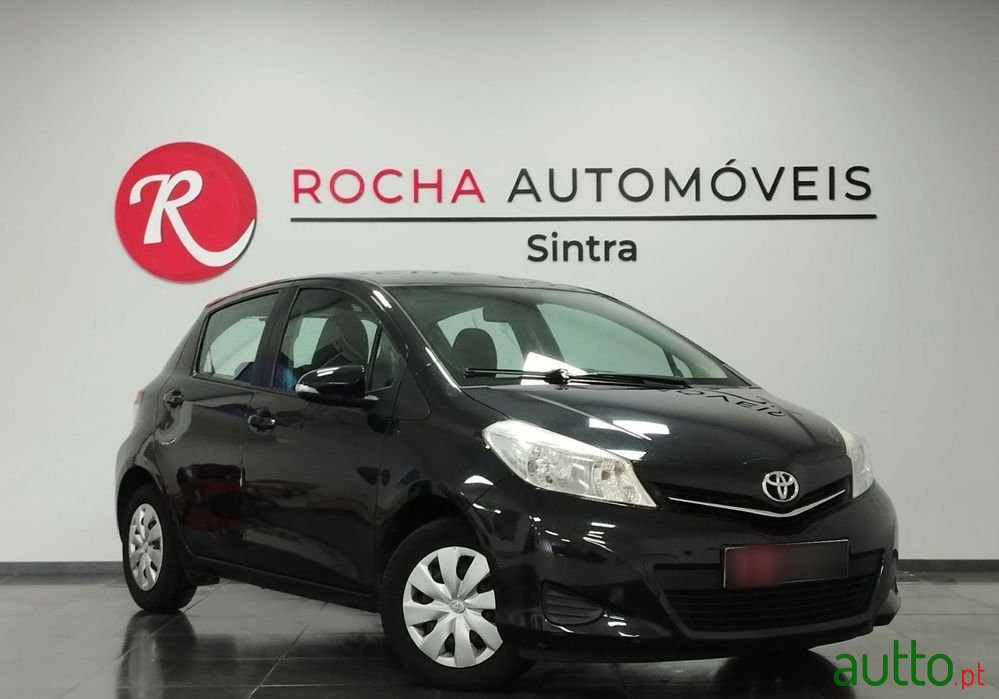 2015' Toyota Yaris Comfort photo #3