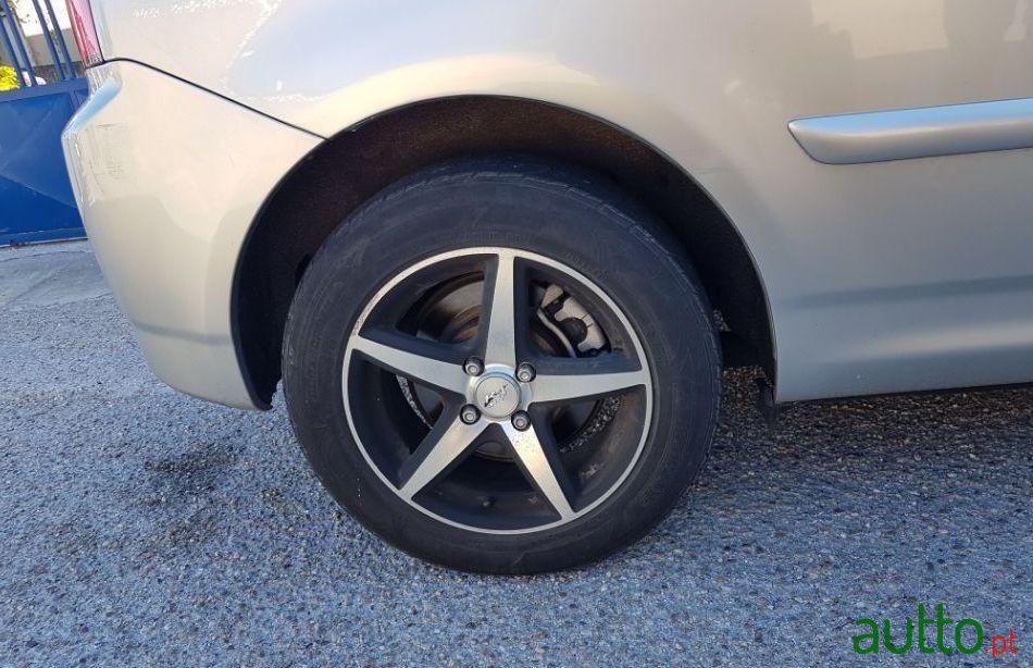 2005' Toyota Corolla photo #3