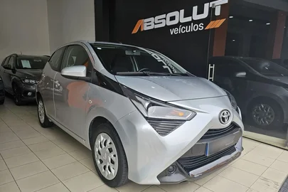 2019' Toyota Aygo 1.0 X-Play+X-Touch