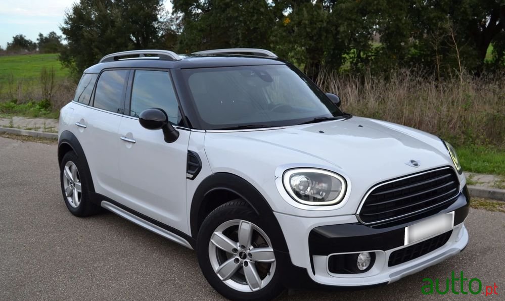 2017' MINI Countryman Cooper D photo #1
