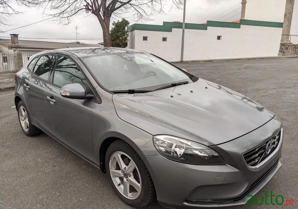 2014' Volvo V40 photo #6