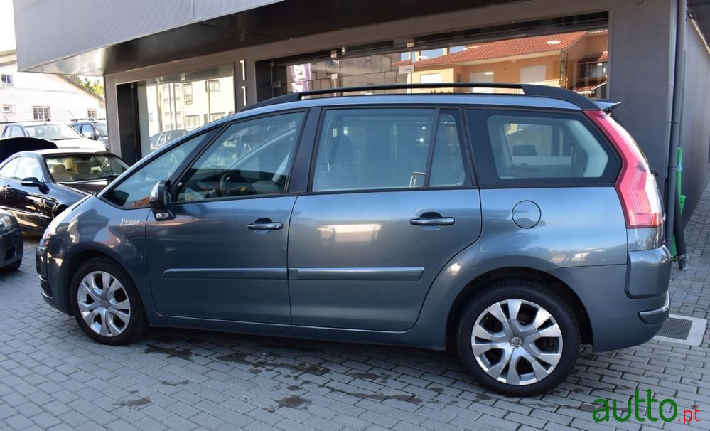 2007' Citroen C4 Grand Picasso photo #2