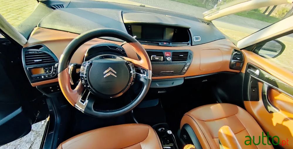 2007' Citroen C4 Grand Picasso photo #6