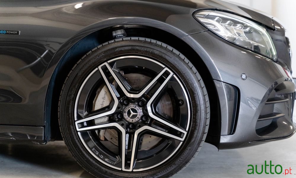 2020' Mercedes-Benz C 300 De Amg Line photo #3