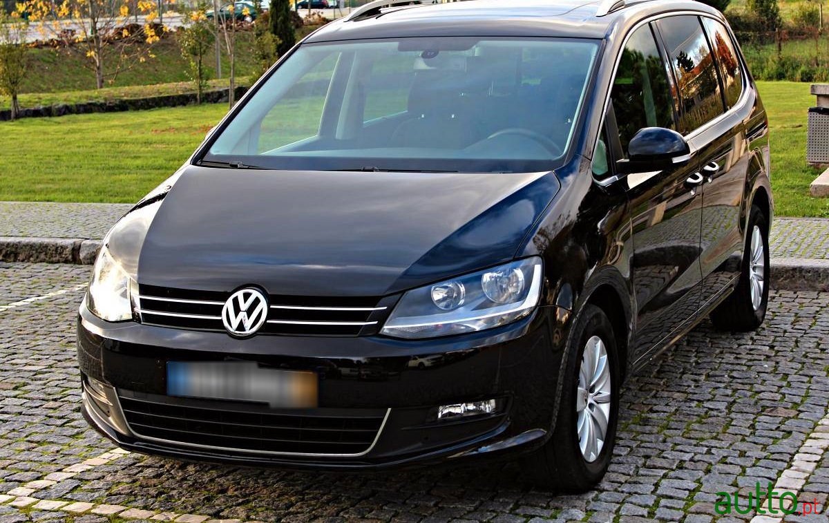 2011' Volkswagen photo #1