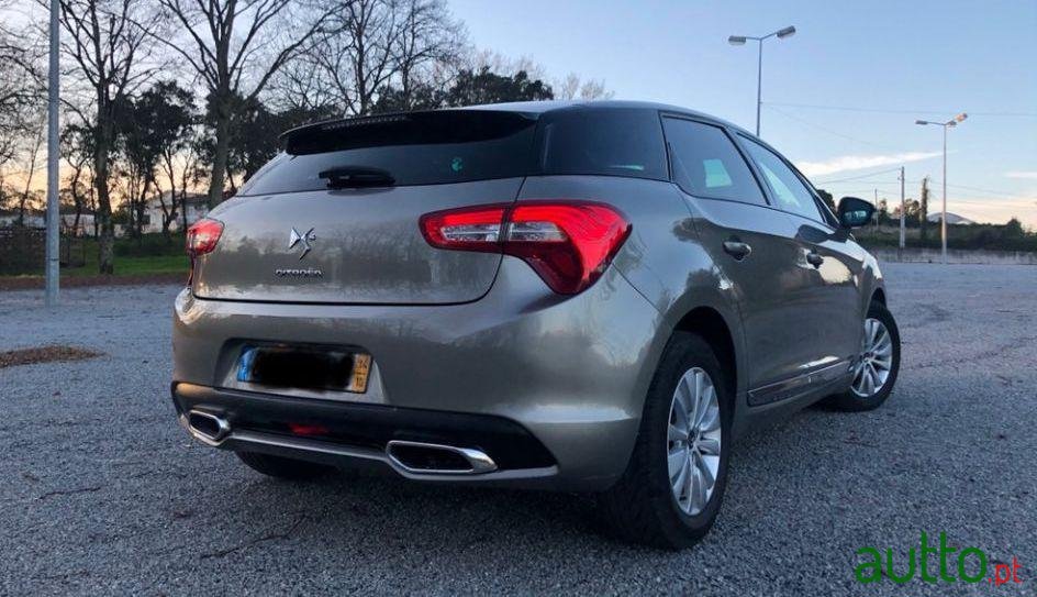 2014' Citroen DS5 photo #1