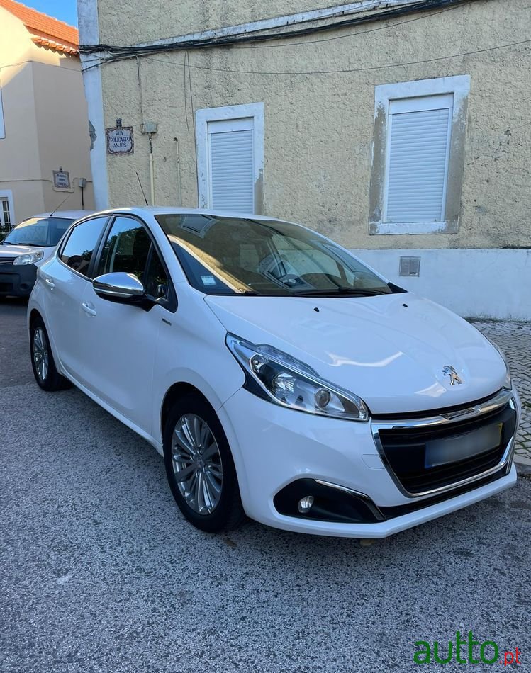 2017' Peugeot 208 photo #1