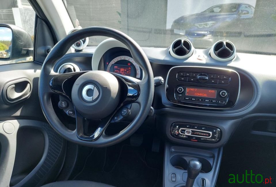 2017' Smart Fortwo photo #3
