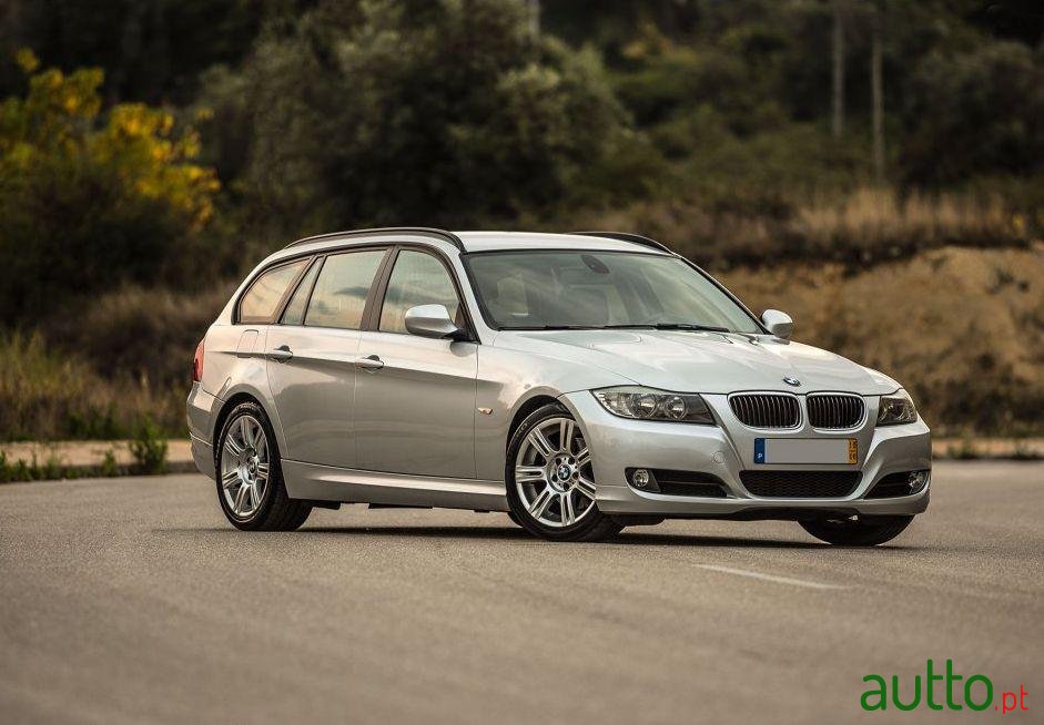 2010' BMW 318 D Touring photo #1