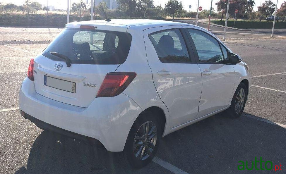 2014' Toyota Yaris photo #3