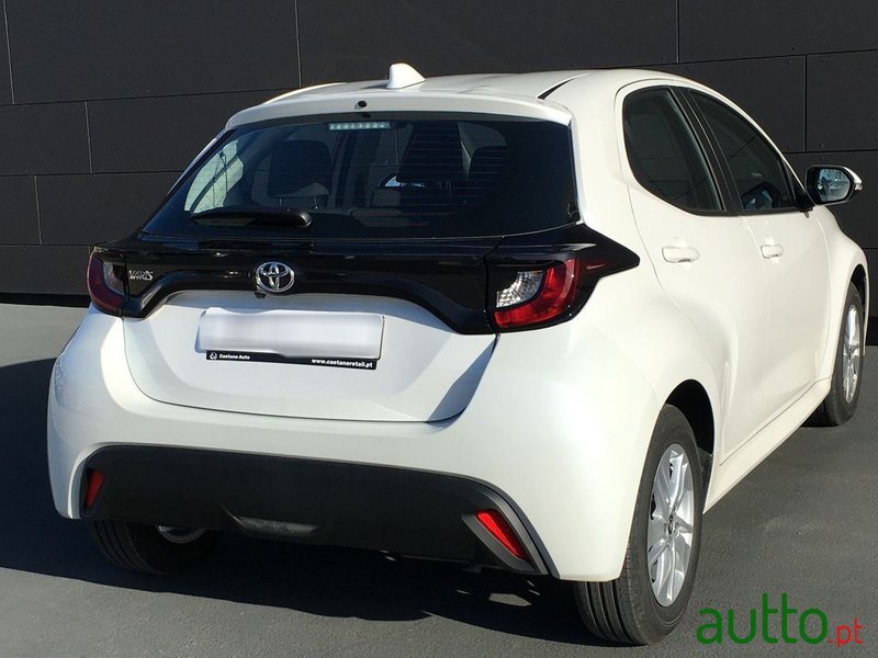 2021' Toyota Yaris photo #2