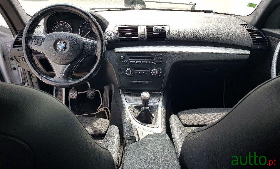 2008' BMW 120 photo #1