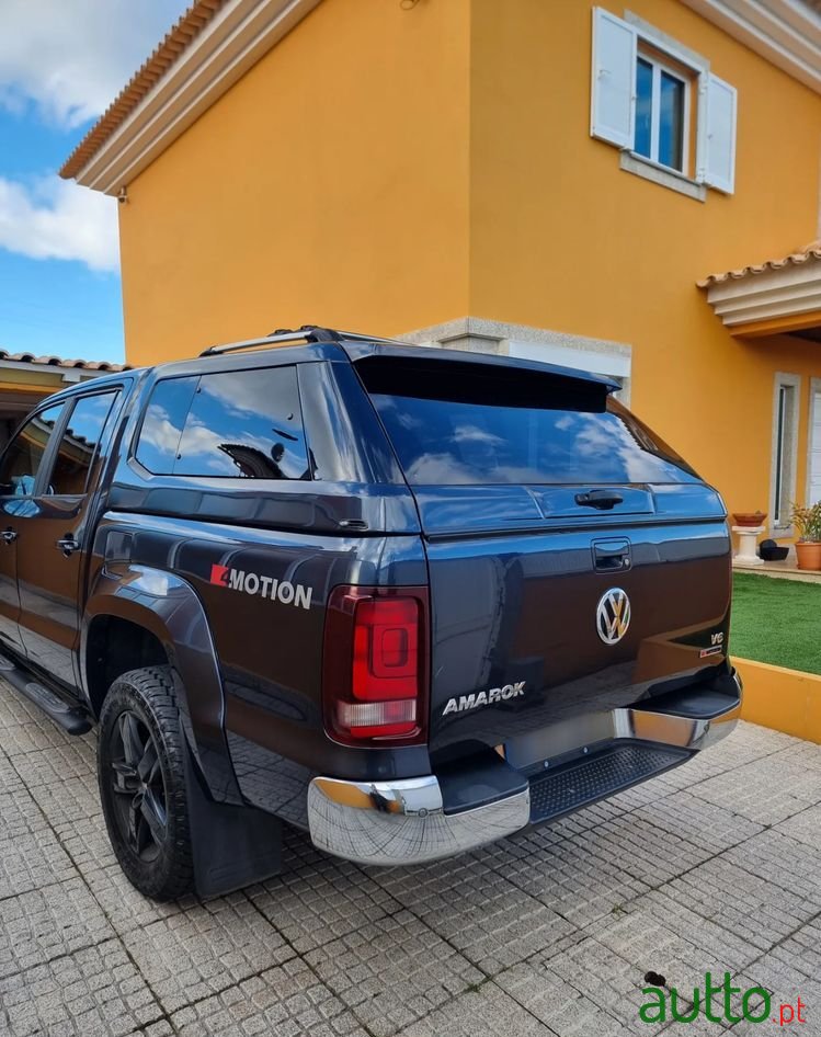 2019' Volkswagen Amarok photo #2