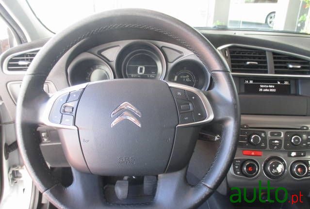 2016' Citroen C4 photo #6