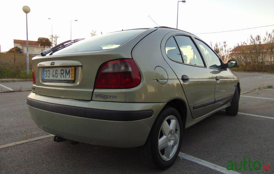 2001' Renault Megane 1.9 Dci Expression photo #2