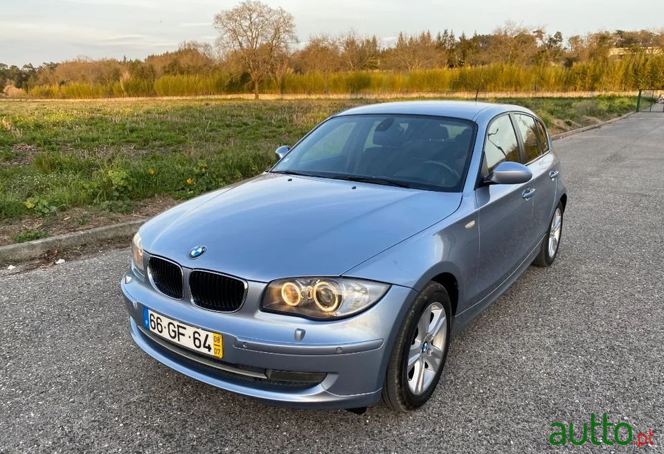 2008' BMW 120 photo #5