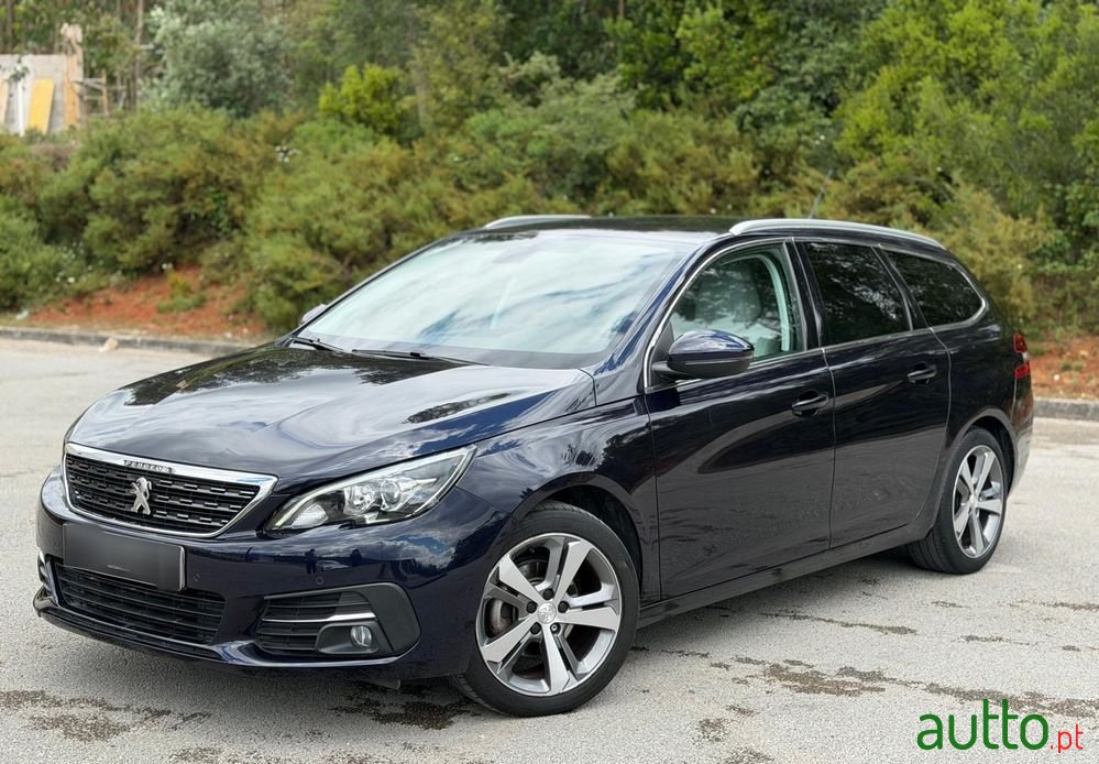 2020' Peugeot 308 Sw photo #2
