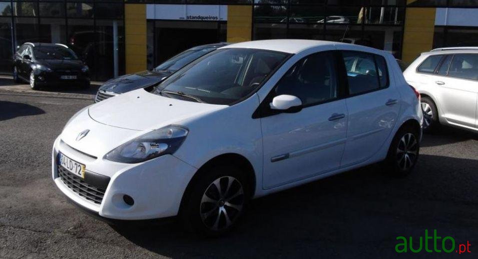 2010' Renault Clio photo #3