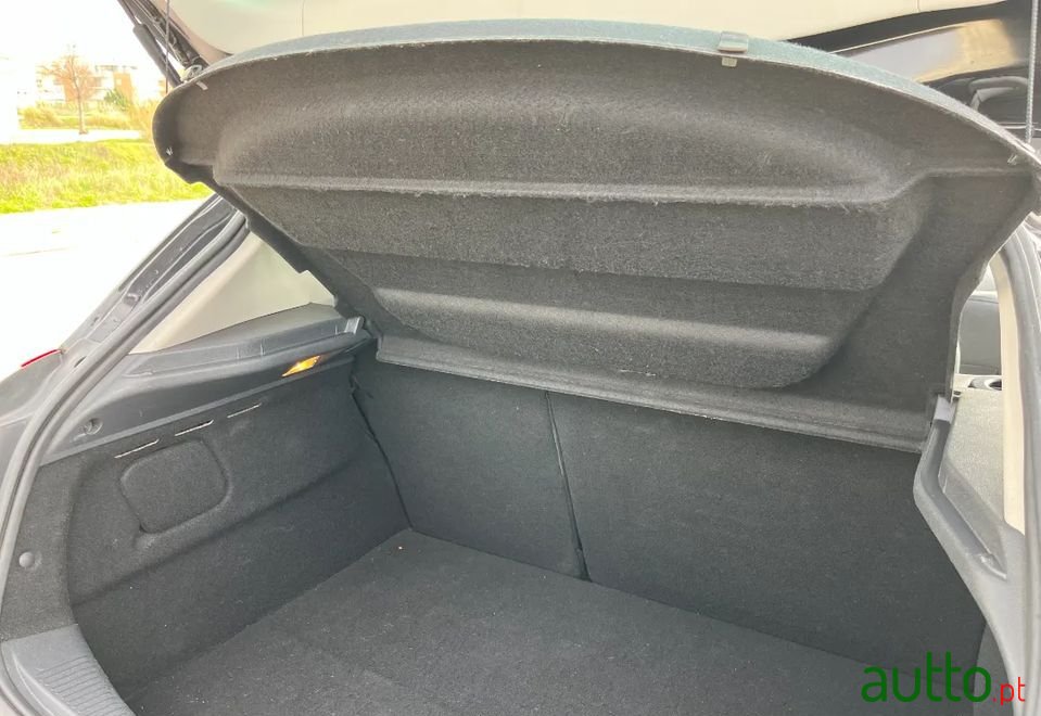 2010' Renault Megane photo #6