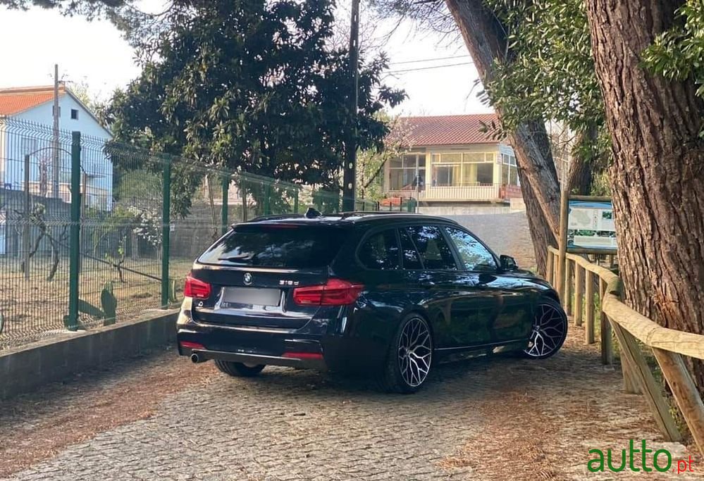 2017' BMW 318 Pack M Auto photo #4