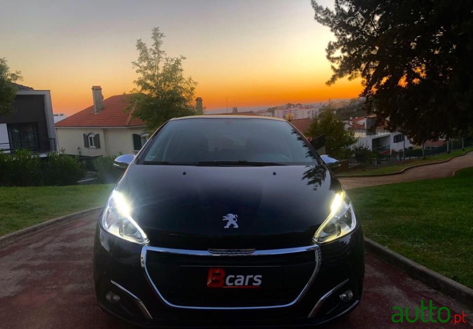 2016' Peugeot 208 photo #2