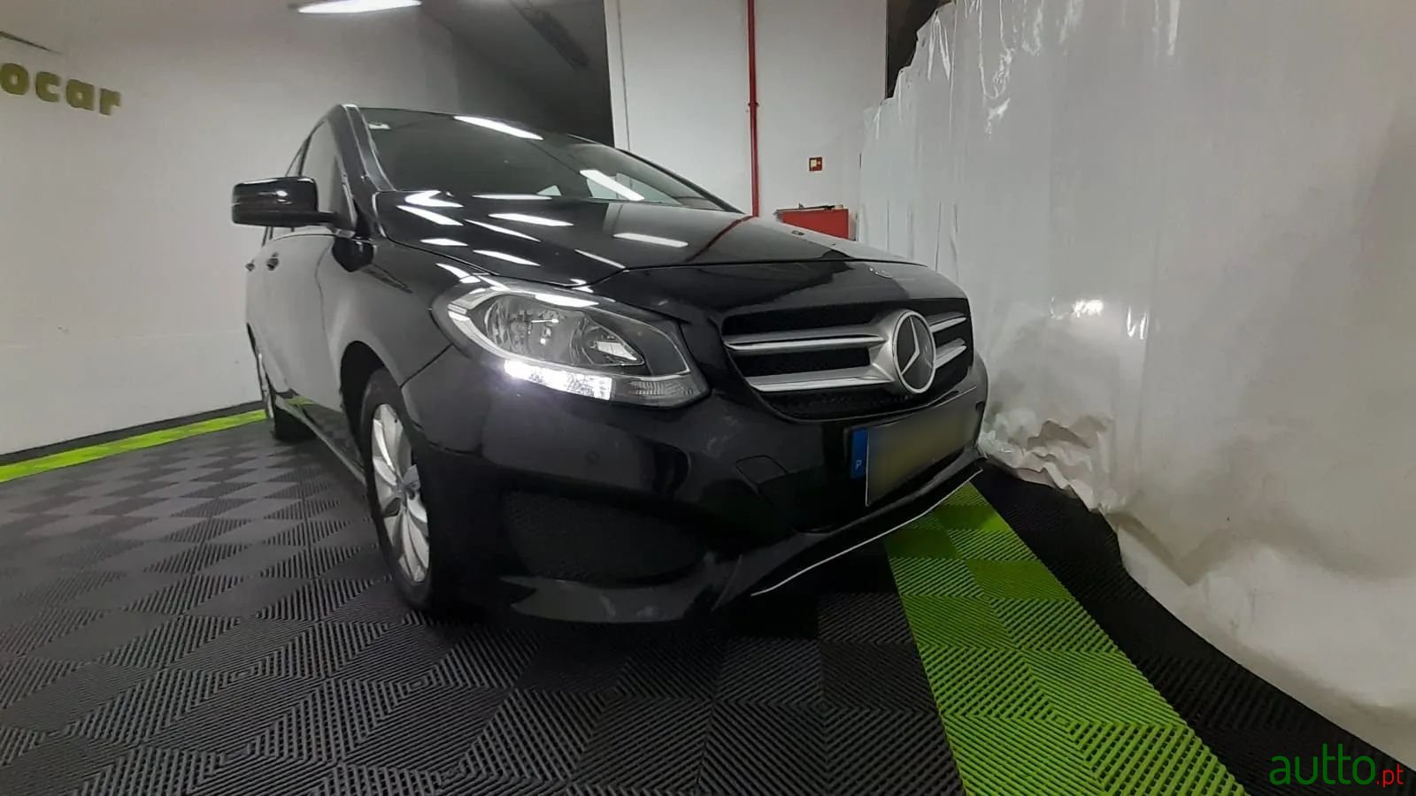 2015' Mercedes-Benz B-180 photo #4