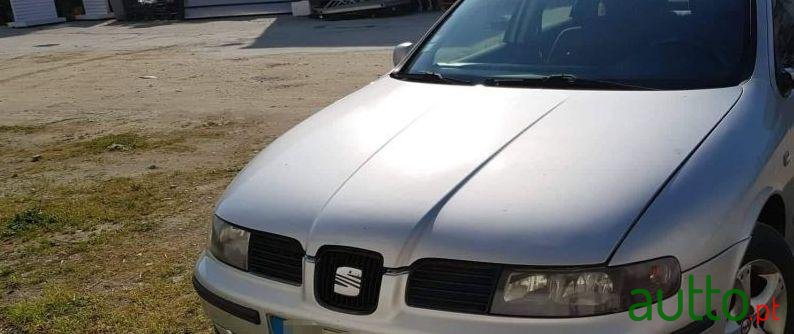 2002' SEAT Toledo photo #1