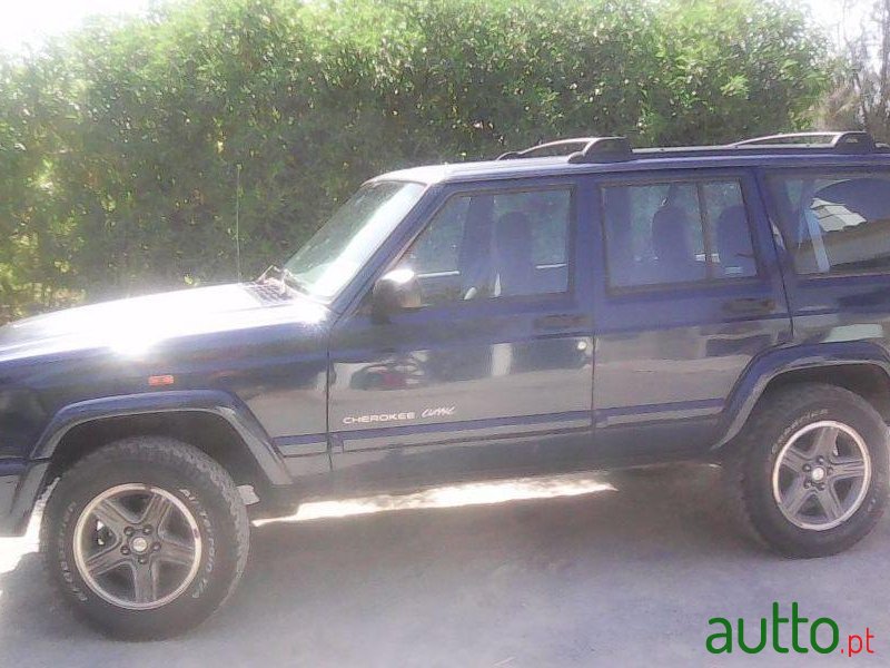 2000' Jeep Cherokee Xj Classic photo #3