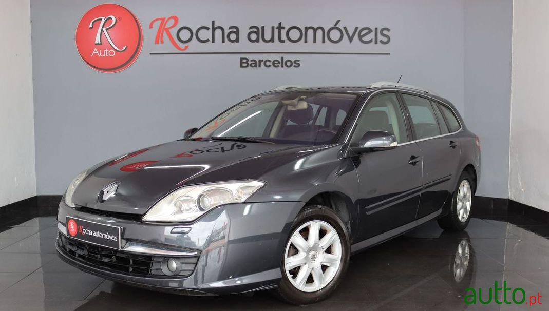 2008' Renault Laguna Break photo #1